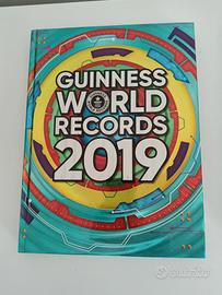 n.2 libri guinnes World records s 5 euro cadauno 