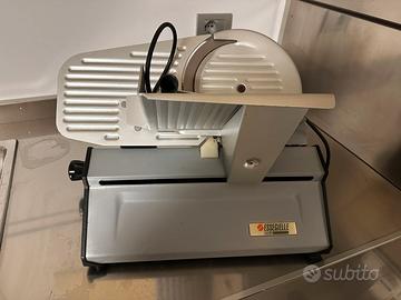 Affettatrice elettrica ESSEGIELLE Z22