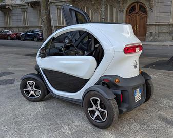 RENAULT TWIZY INTENS WHITE - Anno 2021, 16500 km