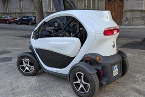RENAULT TWIZY INTENS WHITE - Anno 2021, 16500 km