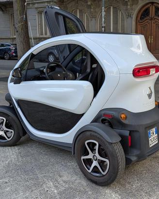 RENAULT TWIZY INTENS WHITE - Anno 2021, 16500 km