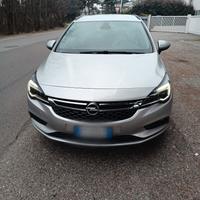 Opel Astra 1.6 HDi cambio automatico 