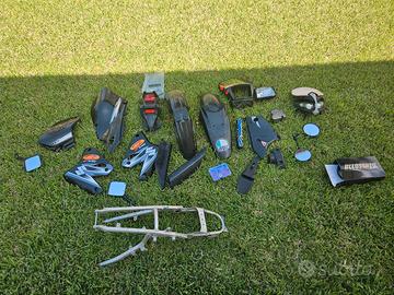 Kit  plastiche Suzuki drz 400 SM in blocco