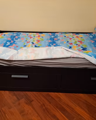 Brimnes Ikea divano/letto + materasso e comodino