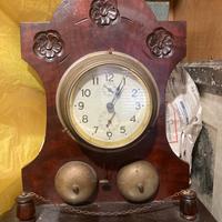 Sveglia in legno da tavolo