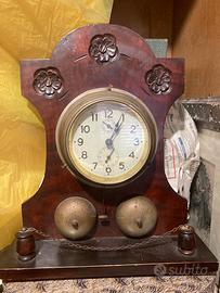 Sveglia in legno da tavolo