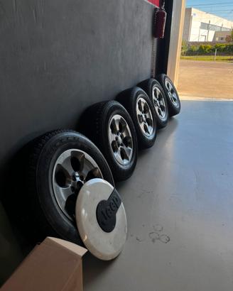 Set gomme completo Jeep Wrangler Rubicon originali