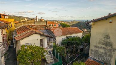 CASA SEMINDIPENDENTE A DOLCEDO