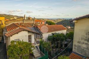 CASA SEMINDIPENDENTE A DOLCEDO