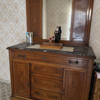 Cassettiera con specchio