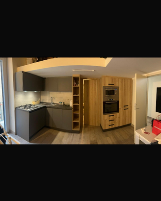 Cucina in legno e color grigio, misure in foto