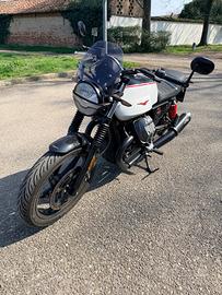 Moto Guzzi V 7 Stone Ten