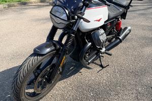 Moto Guzzi V 7 Stone Ten