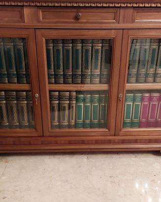 Enciclopedia Treccani con mobile