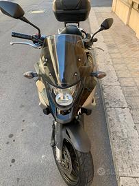Honda  Crossrunner  800.
