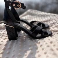 Sandali Guess