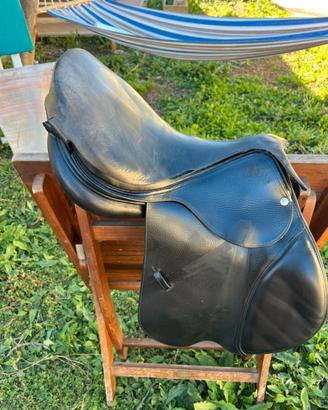 Riparazioni selle equitazione