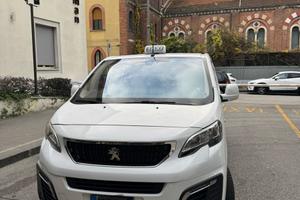 Peugeot traveller Blue 2000 CC HDI 150 CV 9 posti