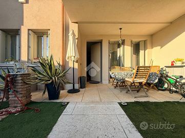 VILLA A SCHIERA A MOZZECANE