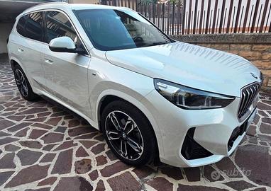 BMW X1 sDrive 18d (2023) - Unico Propr. - Full Opt