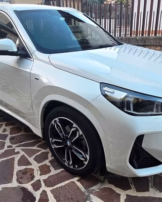 BMW X1 sDrive 18d (2023) - Unico Propr. - Full Opt