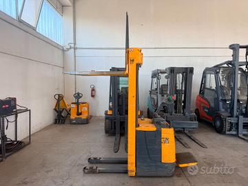 TRANSPALLET A COLONNA CON PEDANA JUNGHEINRICH