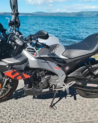 Aprilia Tuono 125