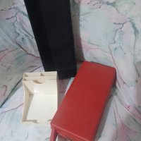 Porta musicassette e porta foglietti e penne