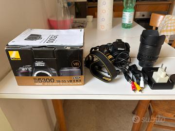Nikon D5300 + obiettivo 18-105 18900 scatti