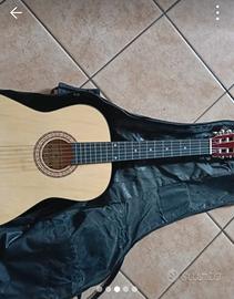 chitarra acustica 