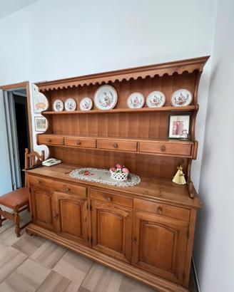 Credenza con piattaia in legno massello