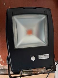 faro a led per la coltura delle piante