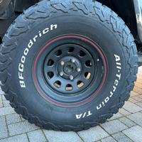 BF Goodrich All Terrains 31” x 10,5 R15 con cerchi
