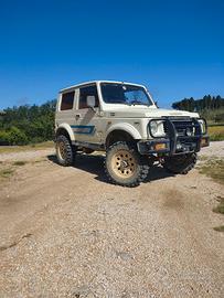 Suzuki samurai sj413