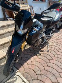Aprilia dorsoduro 750
