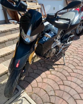 Aprilia dorsoduro 750
