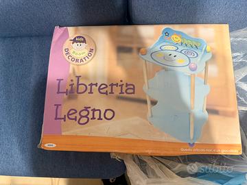Libreria per bimbi colorata - stile Montessori