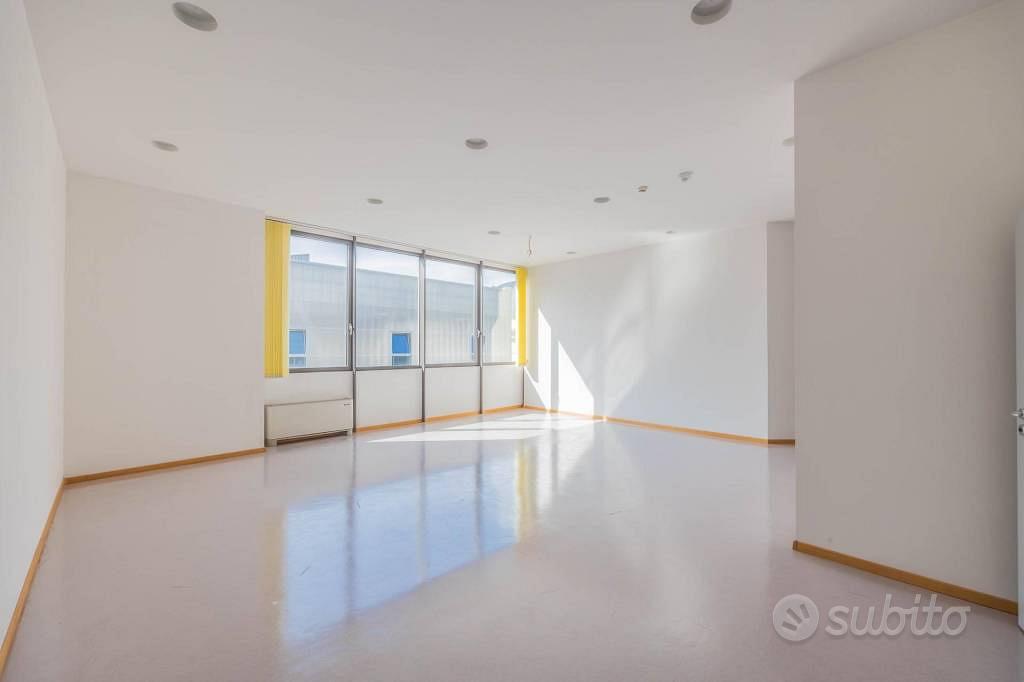 Immobile di 444 m² con 4 locali a Bolzano
