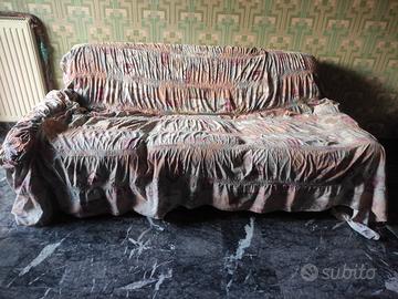 Divano letto compreso di materasso e 2 poltrone 