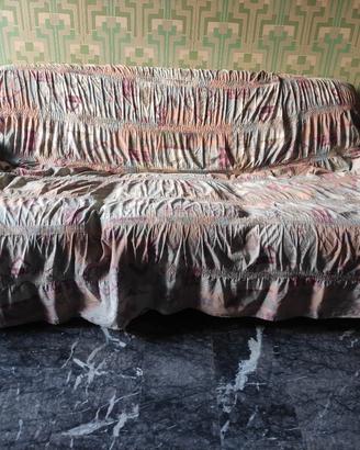 Divano letto compreso di materasso e 2 poltrone 