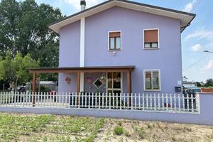 Villa di 100 m² con 3 locali a Bagnolo di Po