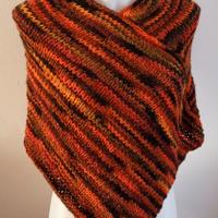 mantella poncho scaldaspalle fatto a mano