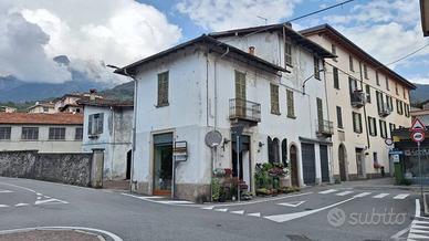 Palazzo / Stabile di 1390 m² a Mandello del Lario