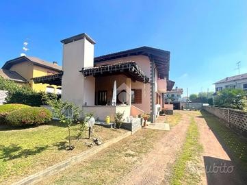 VILLA SINGOLA A BORGOMANERO