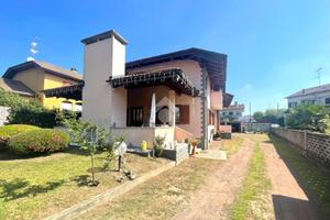VILLA SINGOLA A BORGOMANERO