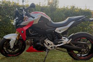 Bmw F900R