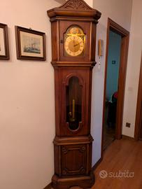 orologio a pendolo angolare