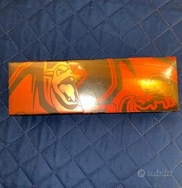 box pokemon 25th anniversary charizard