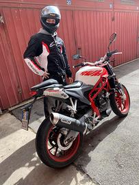 moto SWM 125 VAREZ