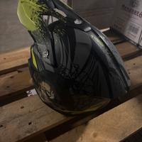 Casco airoh verde monster 2024
